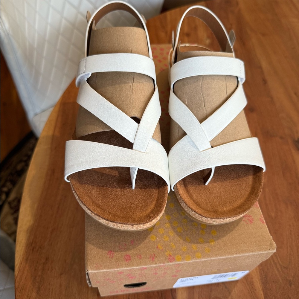 Chic White Strappy Sandals
